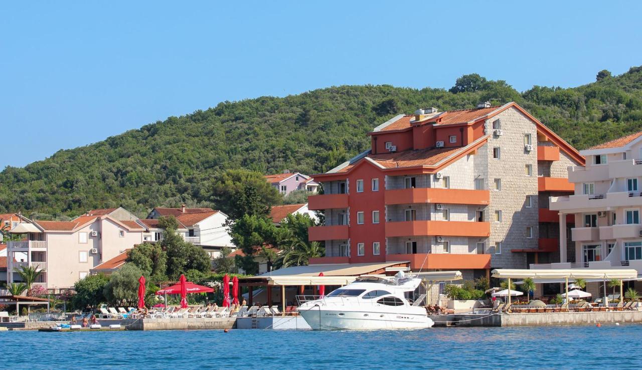 Apart Hotel Samardzic 티바트 외부 사진