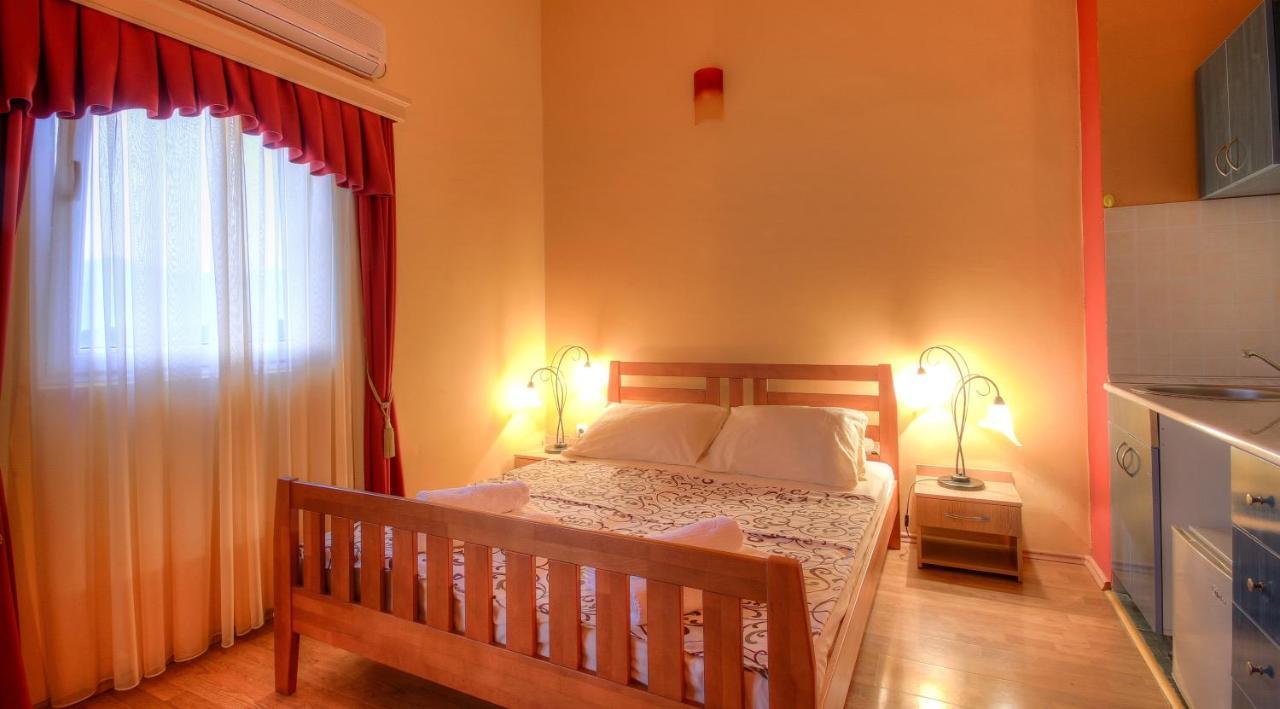 Apart Hotel Samardzic 티바트 객실 사진